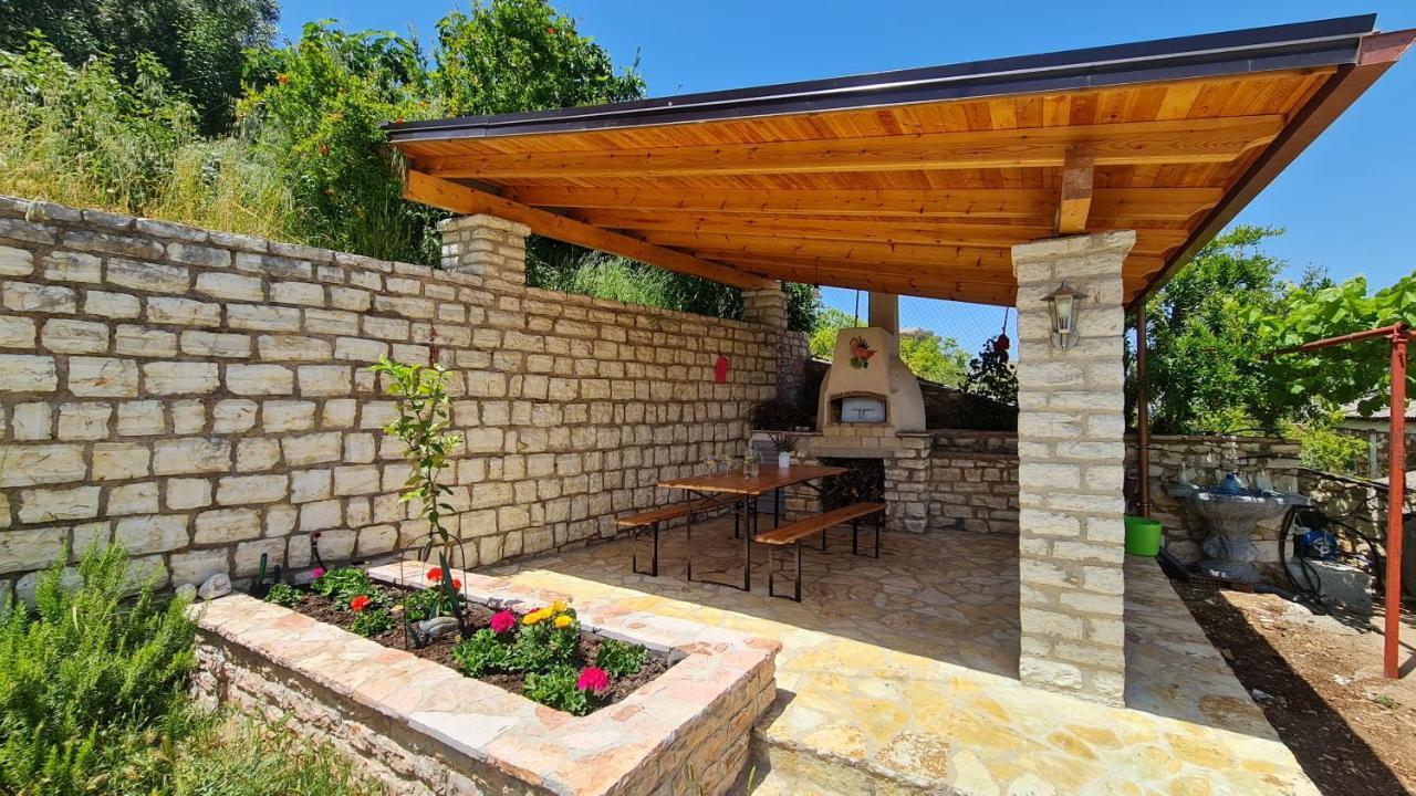 Village Home Next To The Sea Sarande Luaran gambar