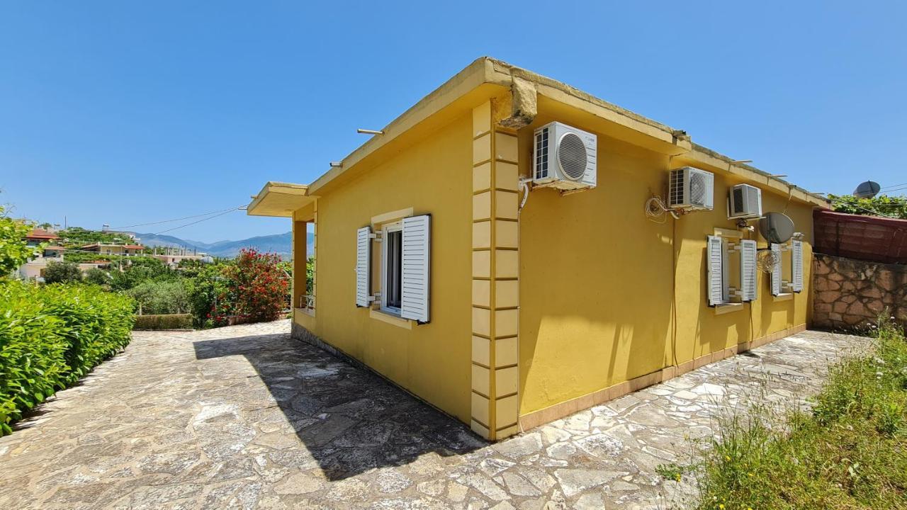 Village Home Next To The Sea Sarande Luaran gambar